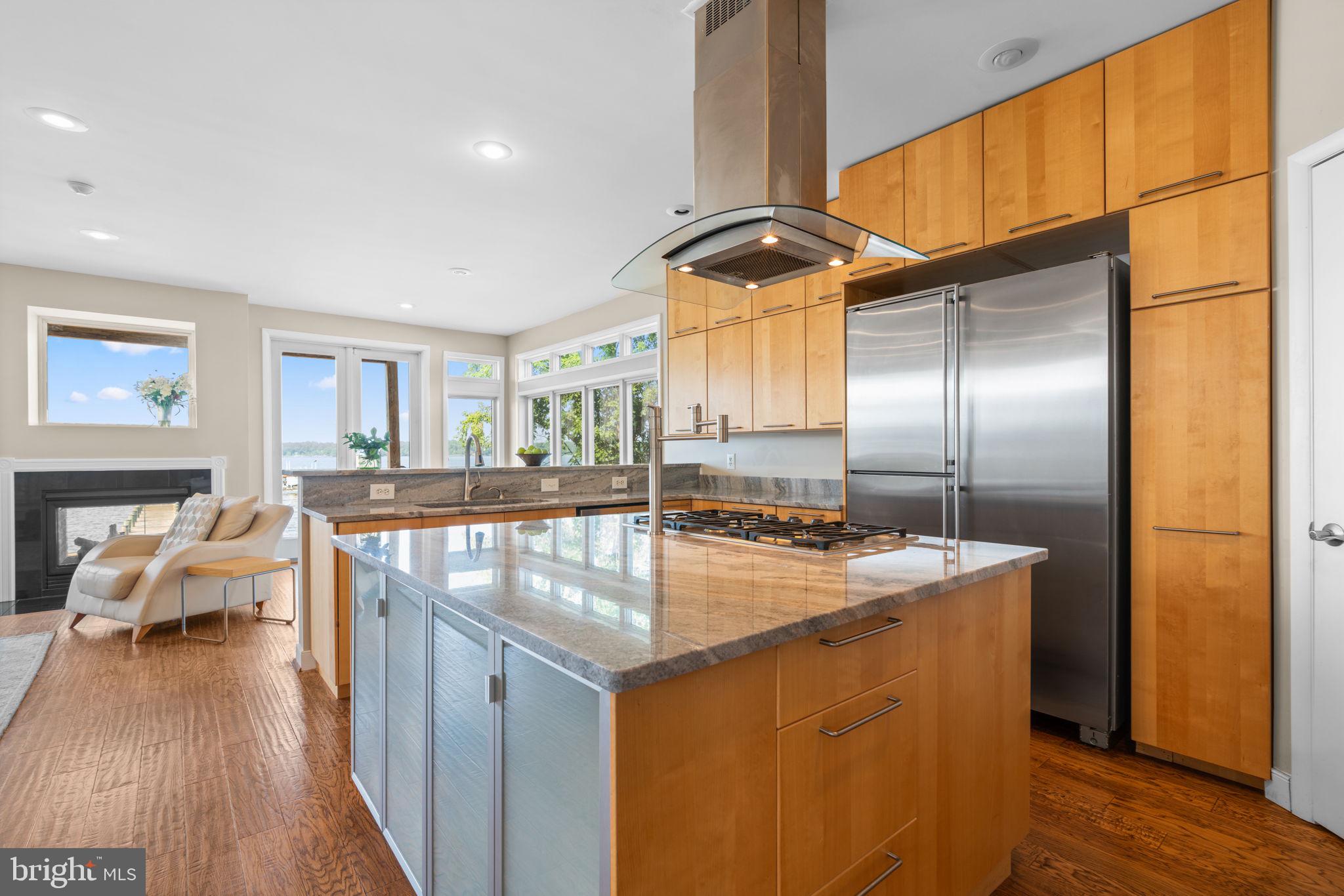 MANHATTAN BEACH - Residential