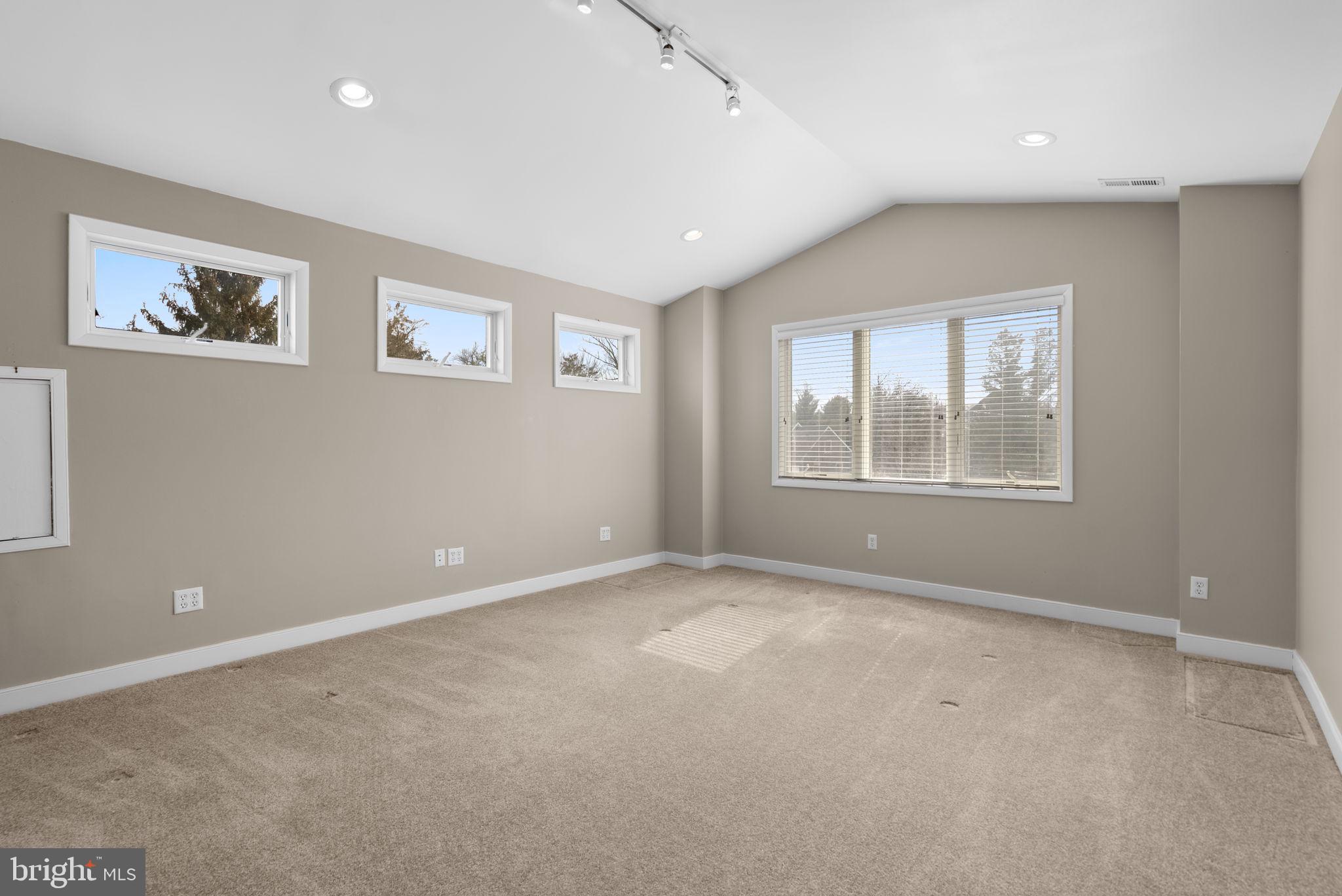 MANHATTAN BEACH - Residential