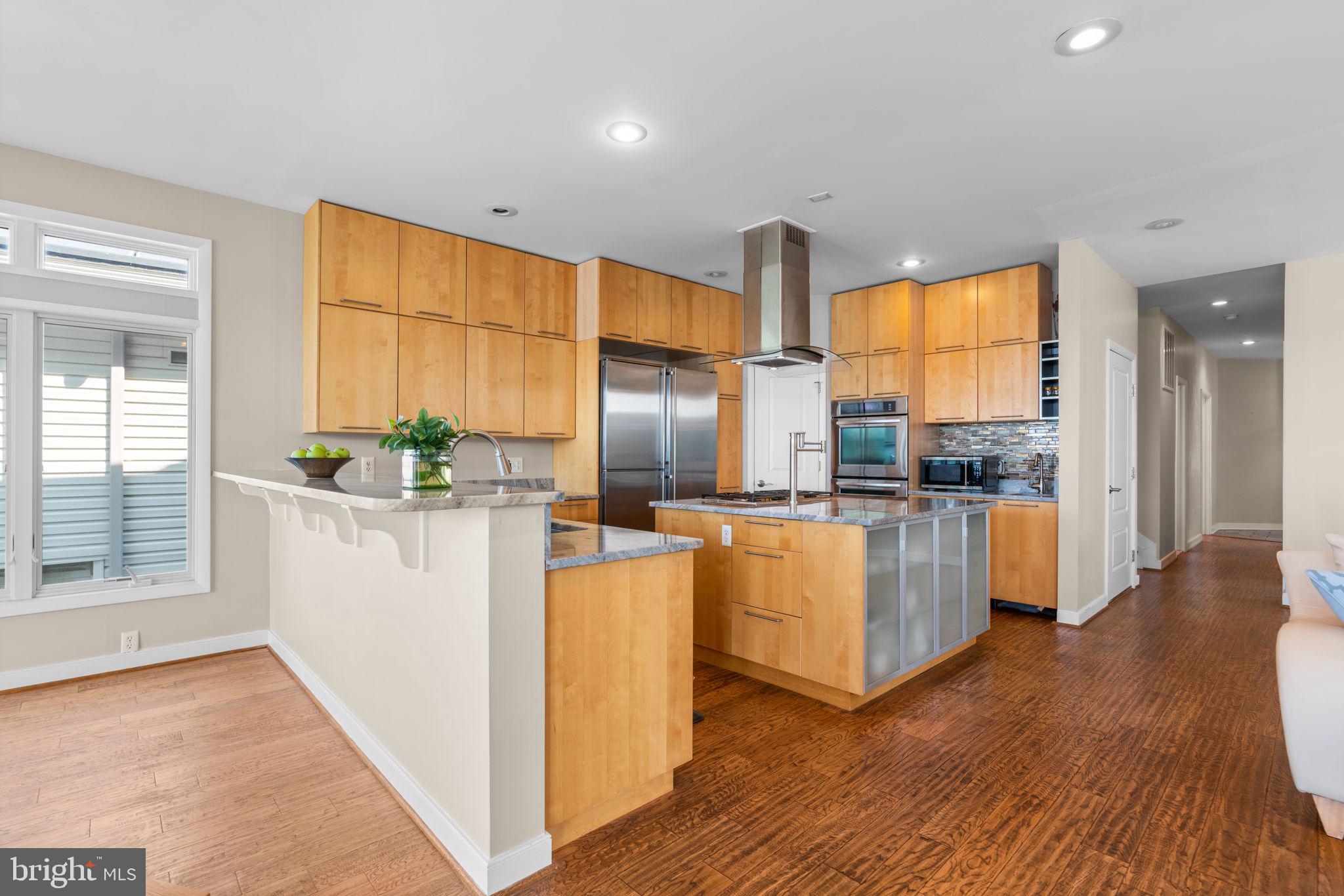 MANHATTAN BEACH - Residential