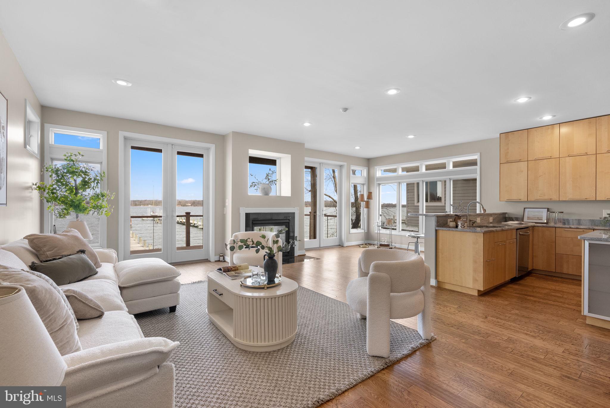 MANHATTAN BEACH - Residential