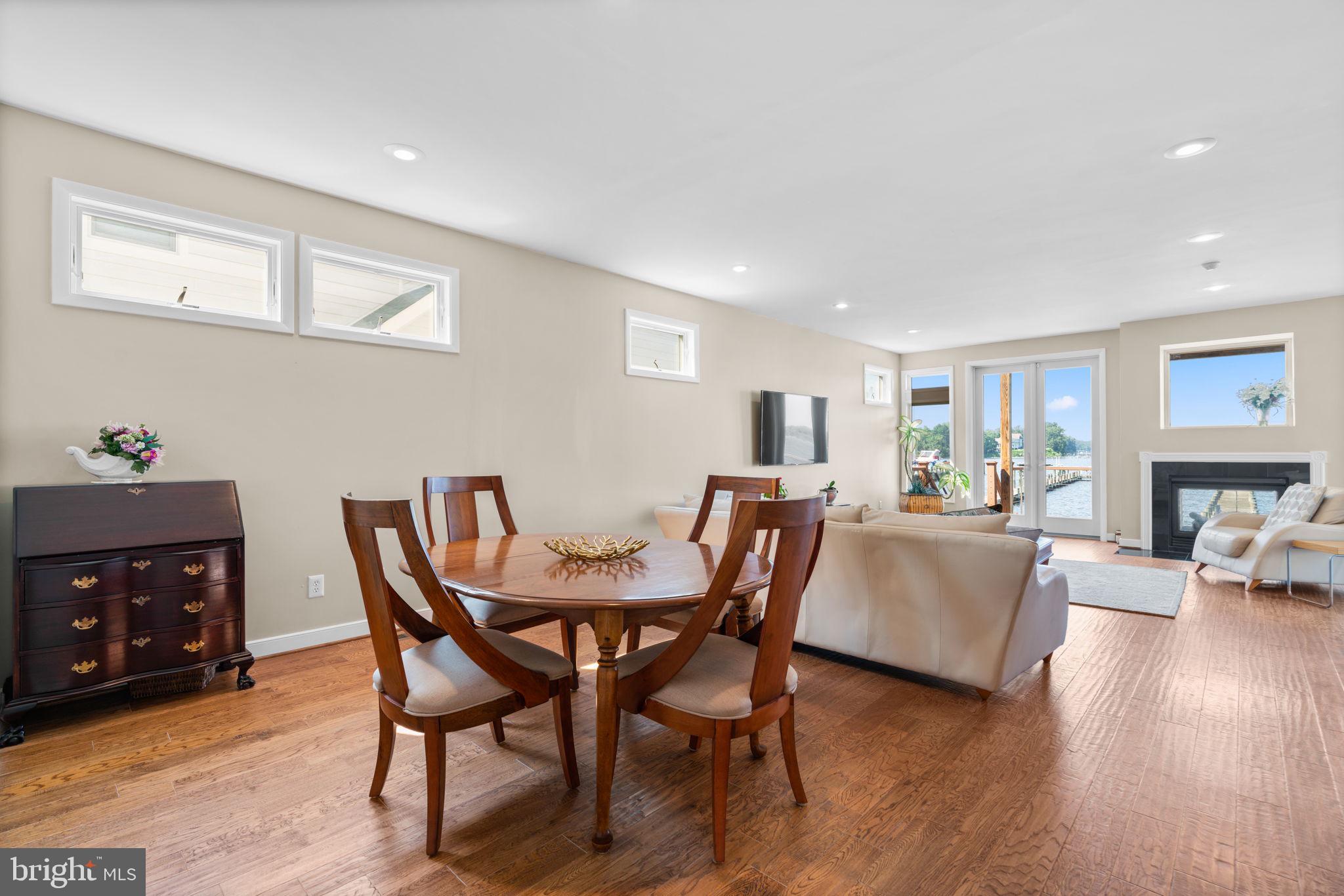 MANHATTAN BEACH - Residential