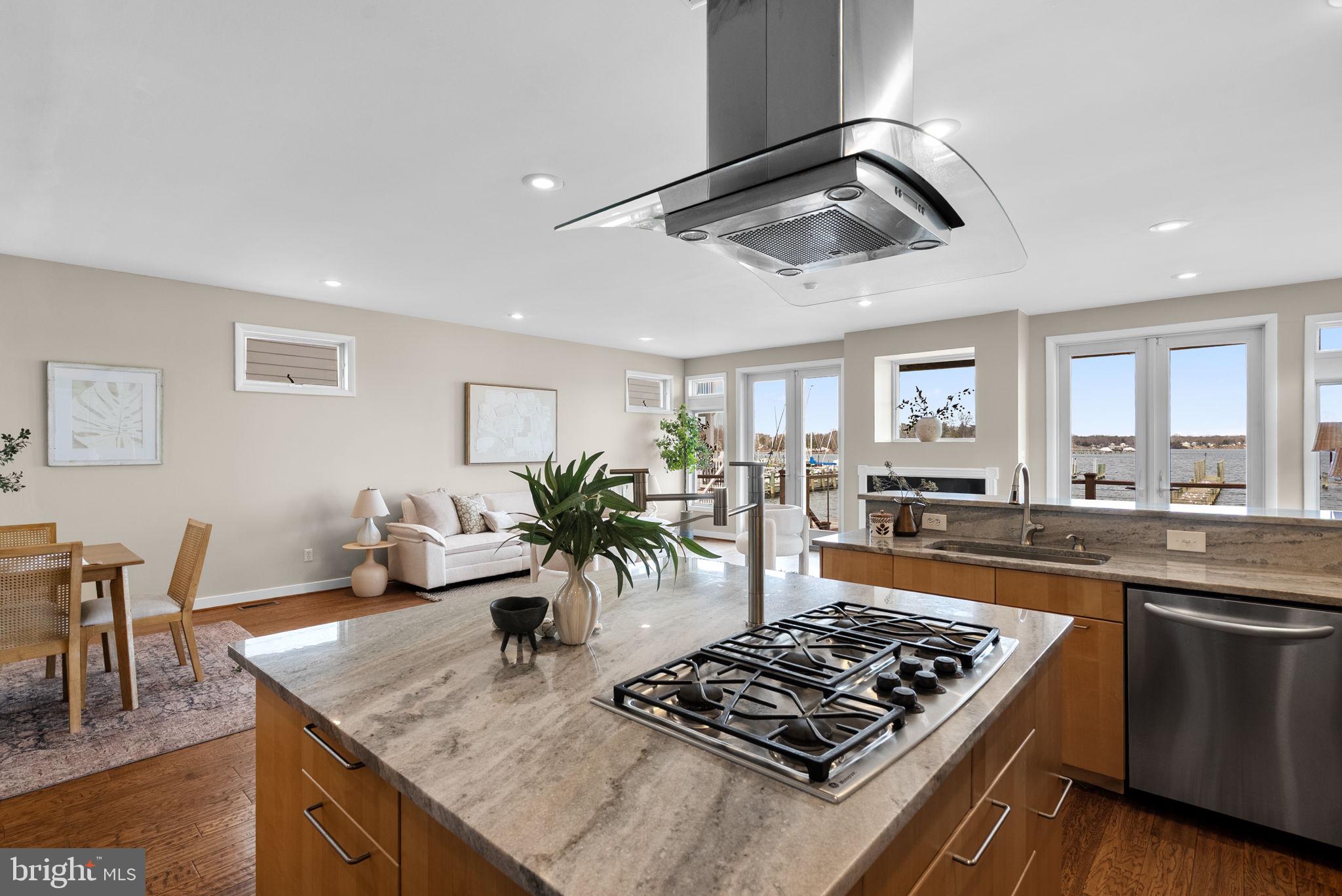 MANHATTAN BEACH - Residential