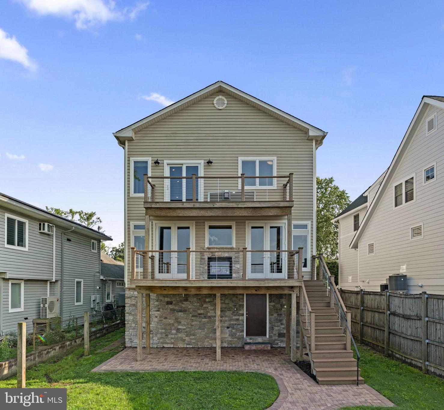 MANHATTAN BEACH - Residential