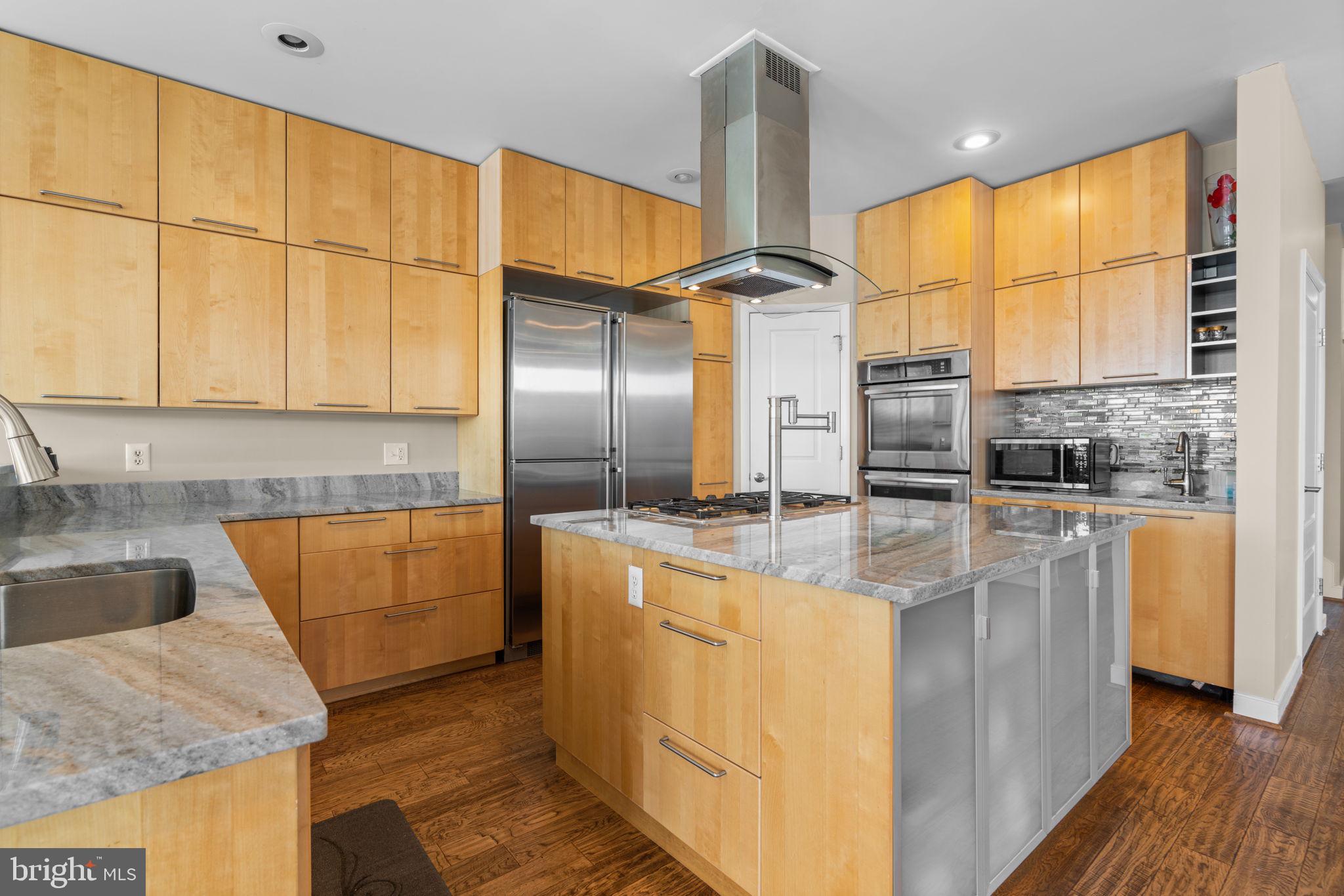 MANHATTAN BEACH - Residential