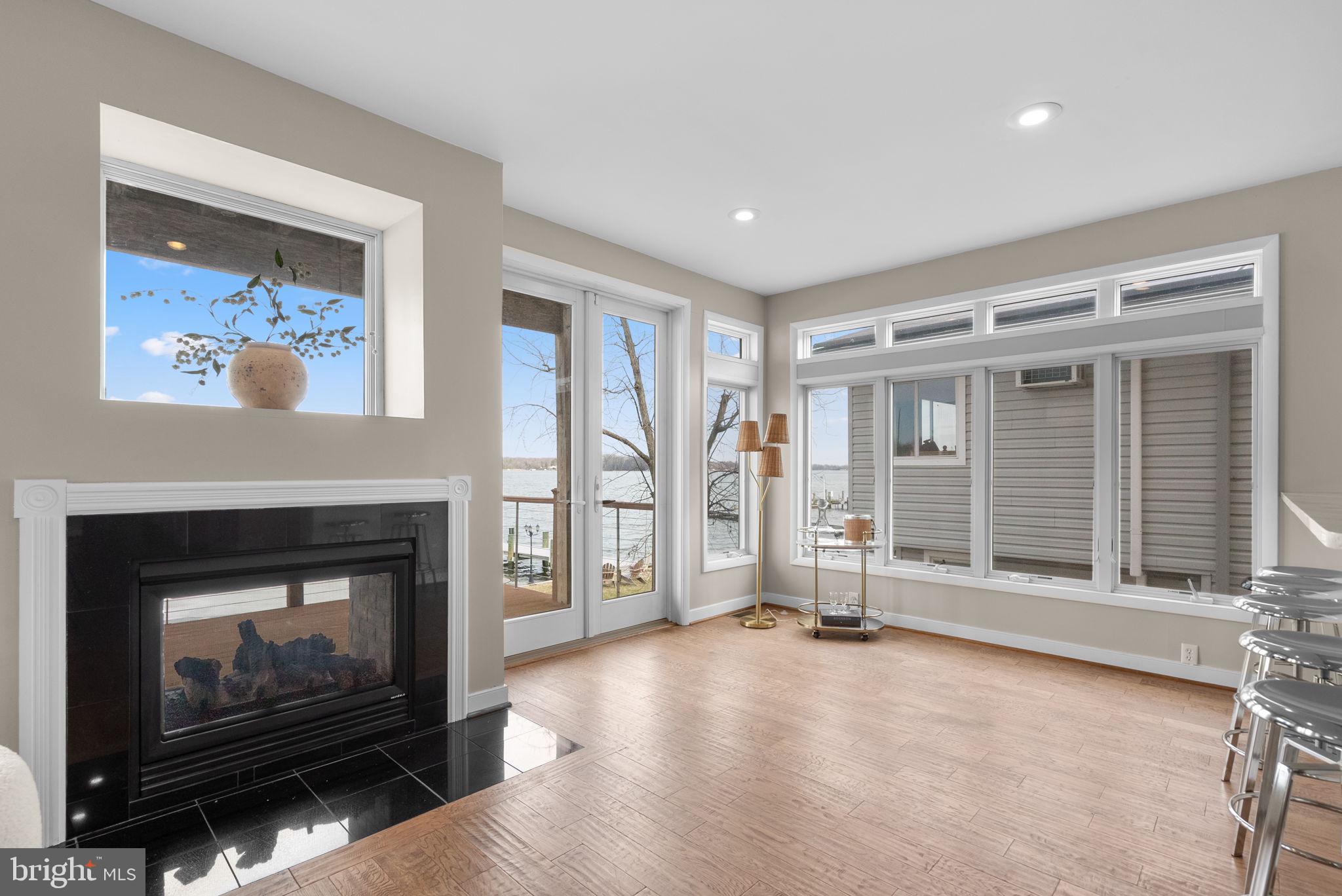 MANHATTAN BEACH - Residential