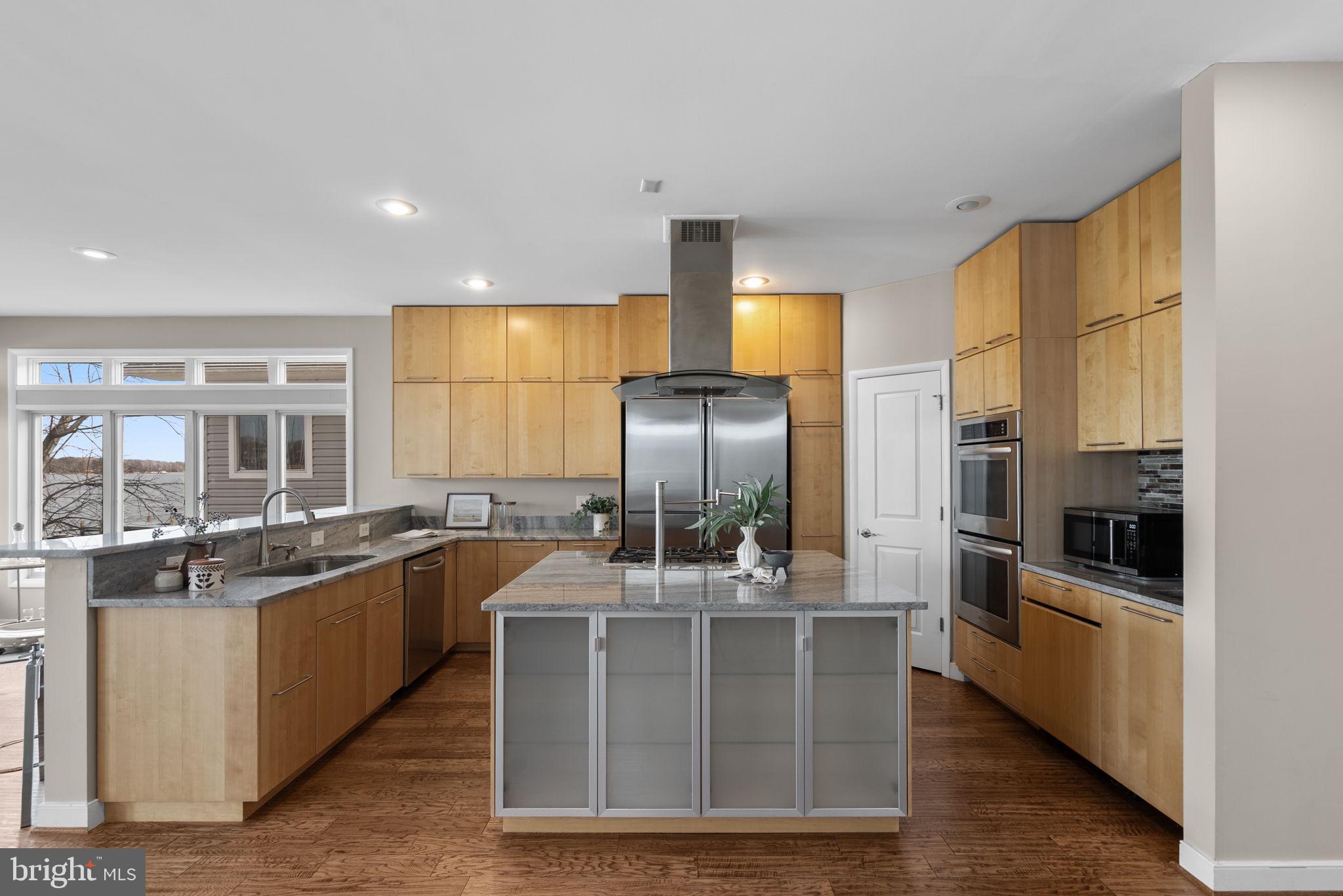 MANHATTAN BEACH - Residential