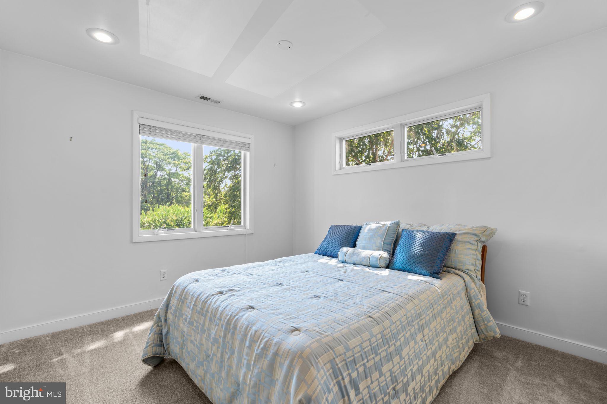 MANHATTAN BEACH - Residential