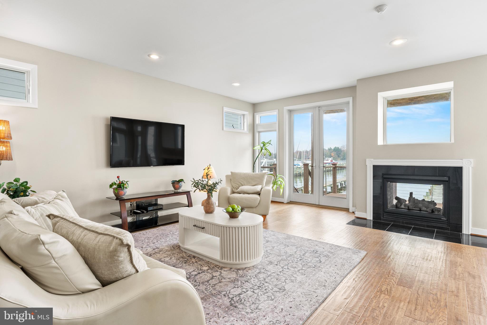 MANHATTAN BEACH - Residential