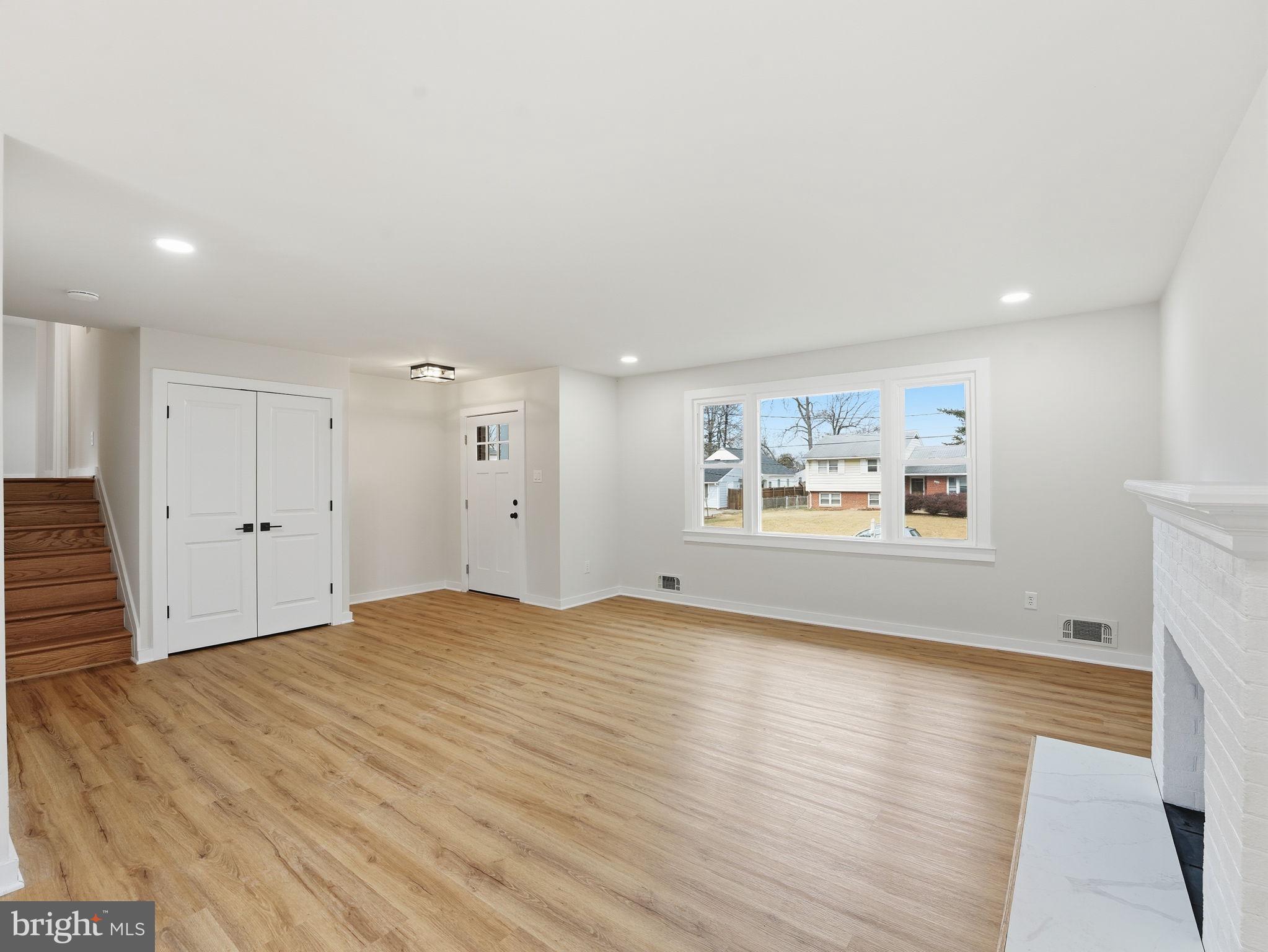 CRESTWOOD MANOR - Residential