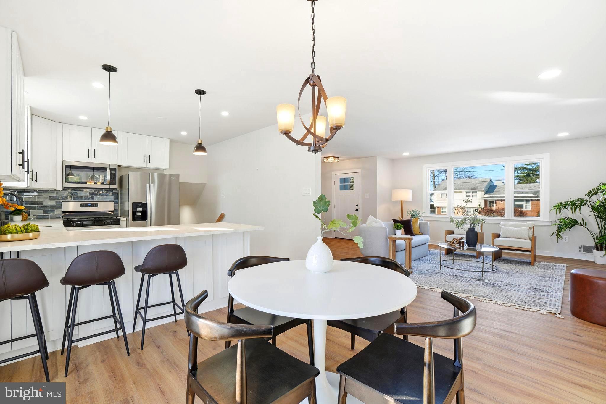 CRESTWOOD MANOR - Residential