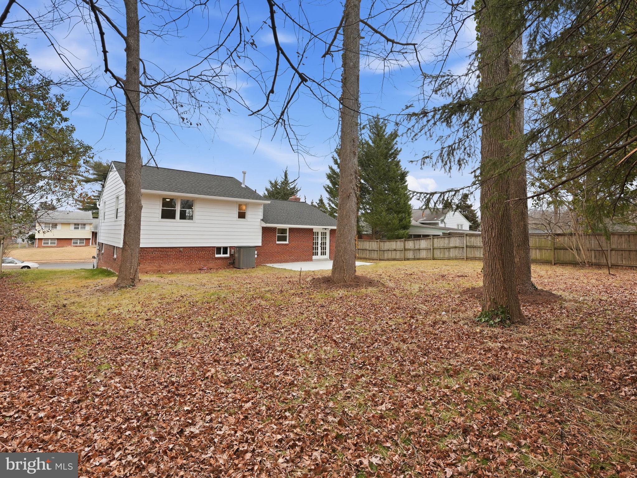 CRESTWOOD MANOR - Residential