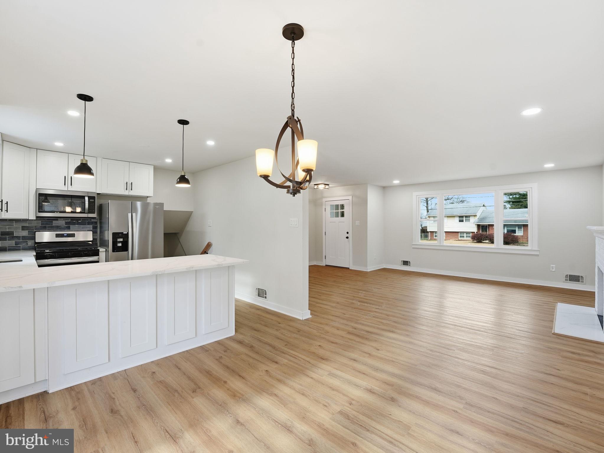 CRESTWOOD MANOR - Residential