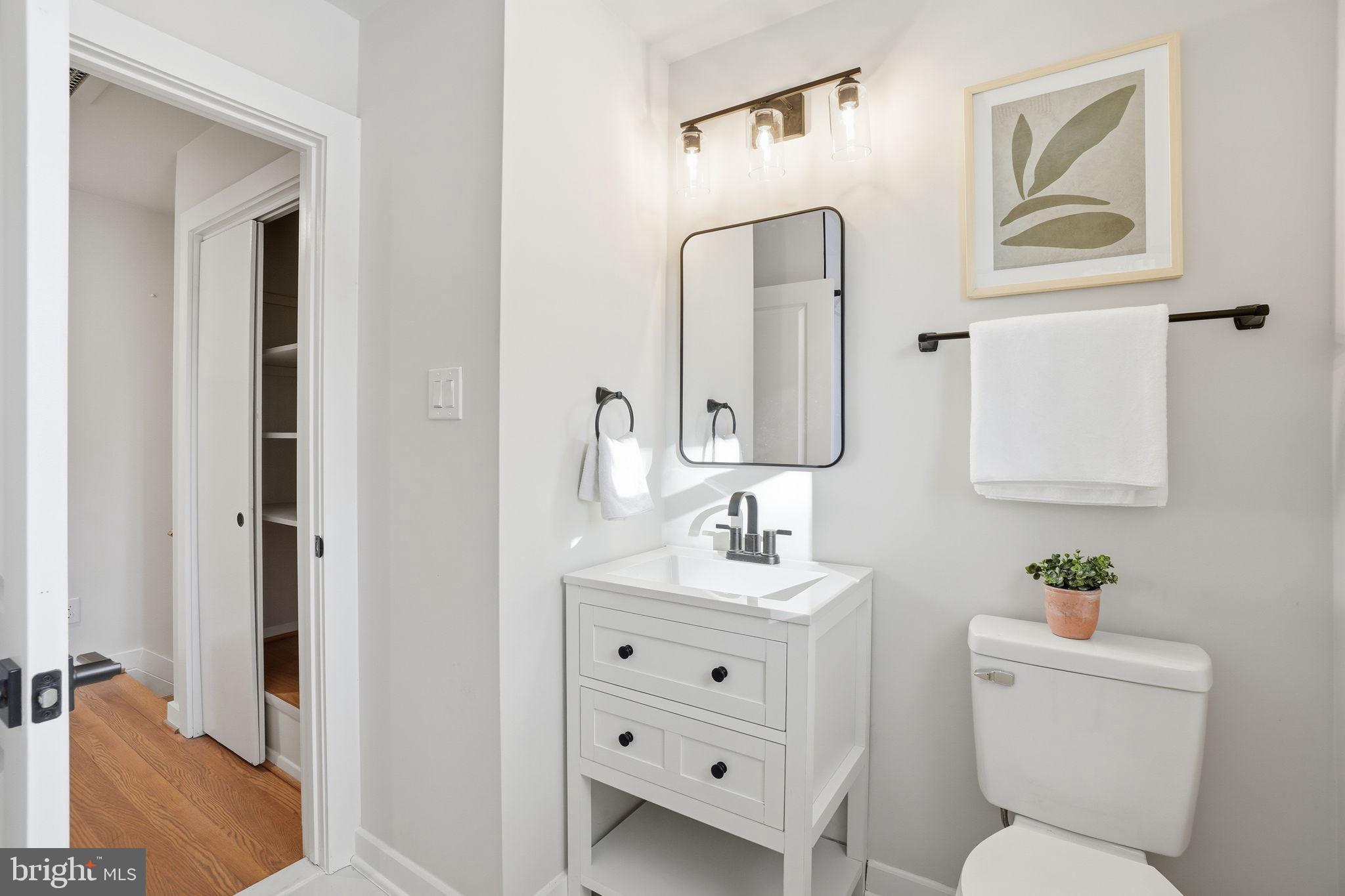 CRESTWOOD MANOR - Residential