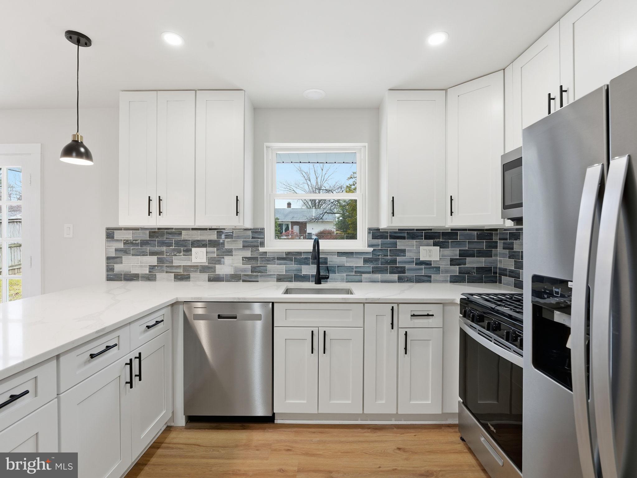 CRESTWOOD MANOR - Residential