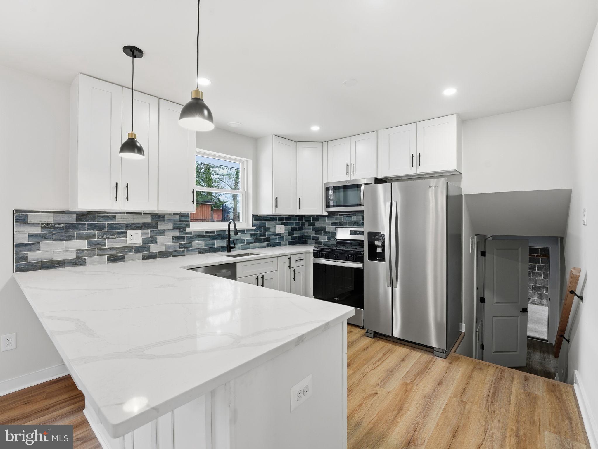 CRESTWOOD MANOR - Residential