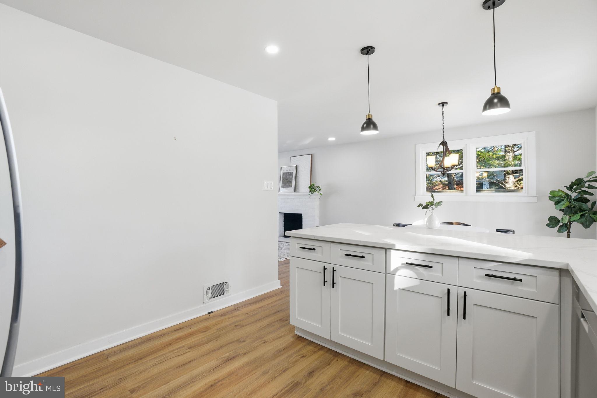 CRESTWOOD MANOR - Residential