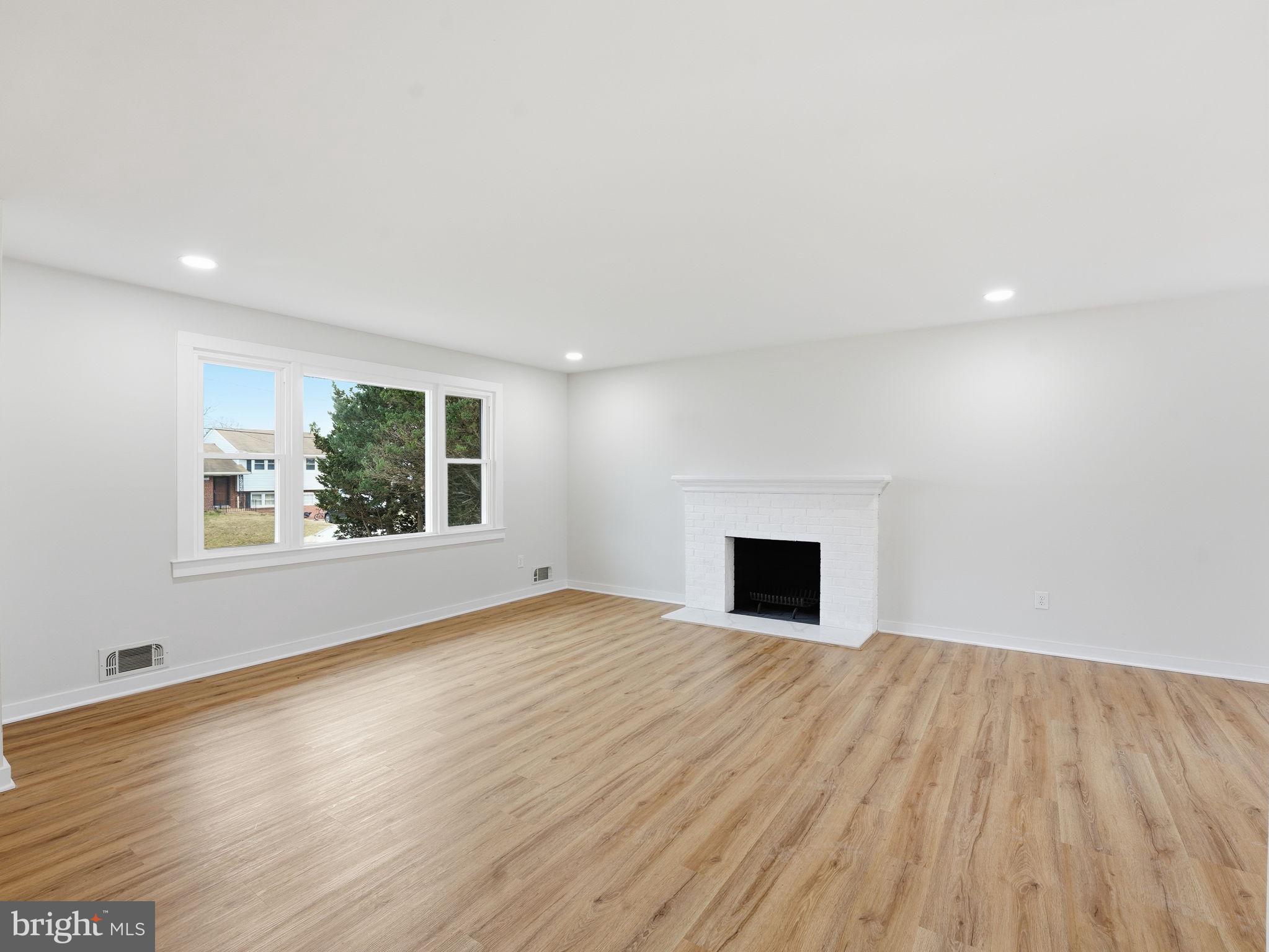 CRESTWOOD MANOR - Residential