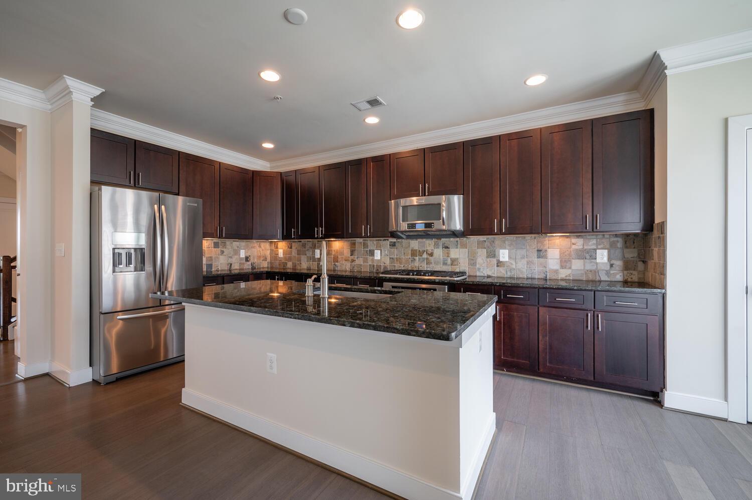 POTOMAC  YARDS - Residential