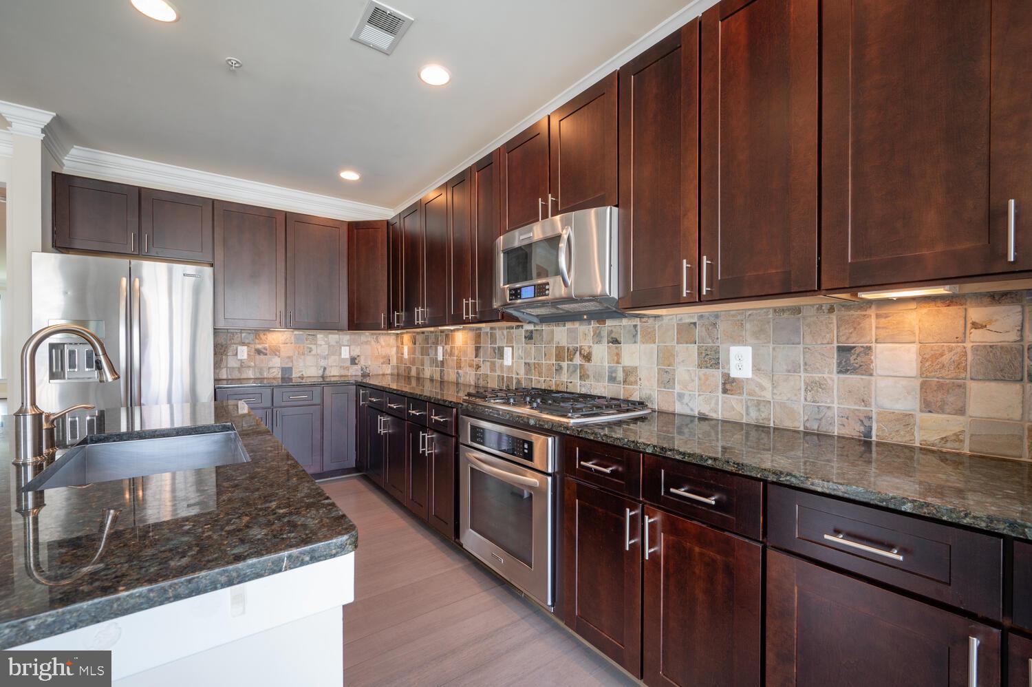 POTOMAC  YARDS - Residential