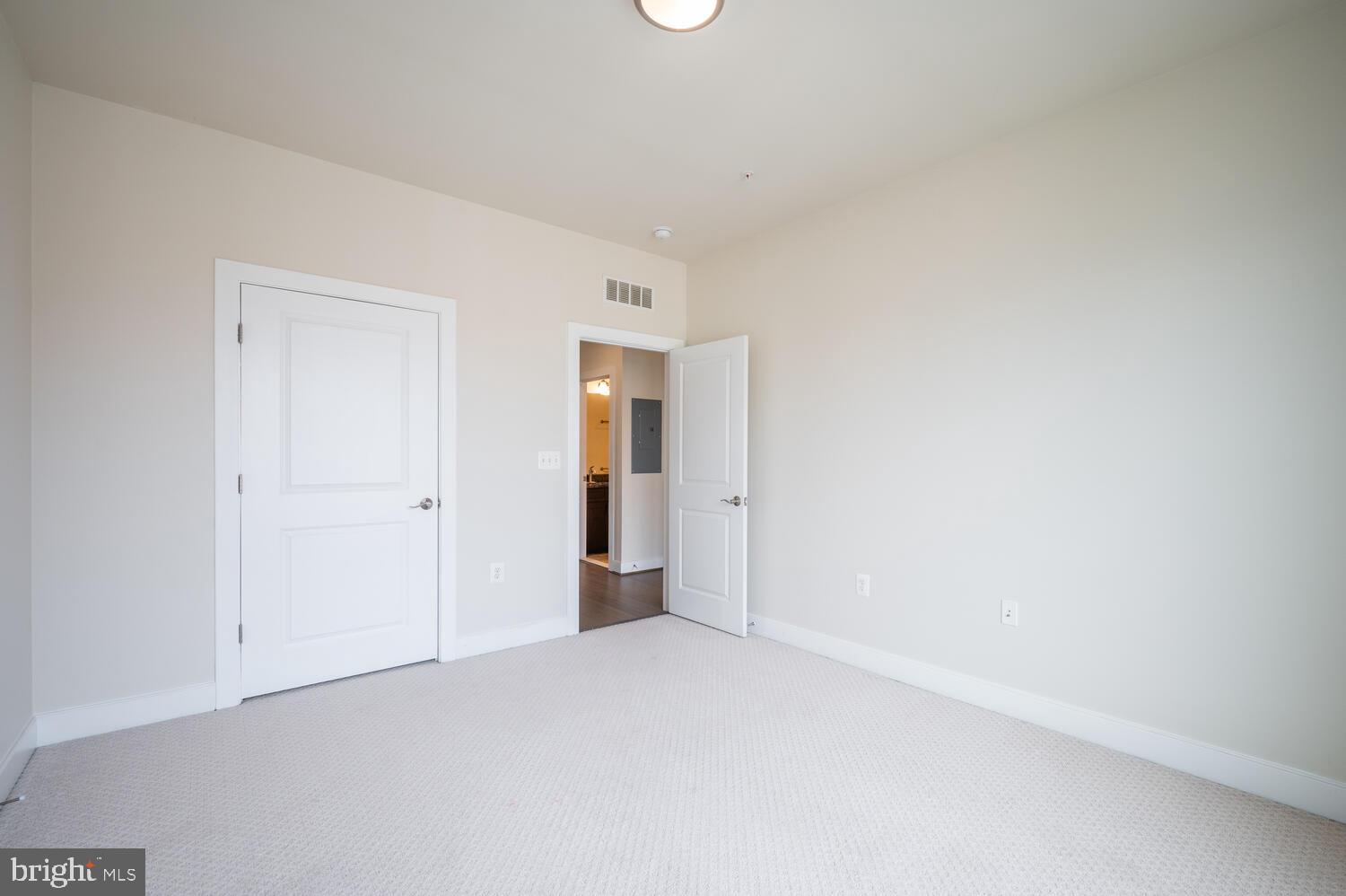 POTOMAC  YARDS - Residential