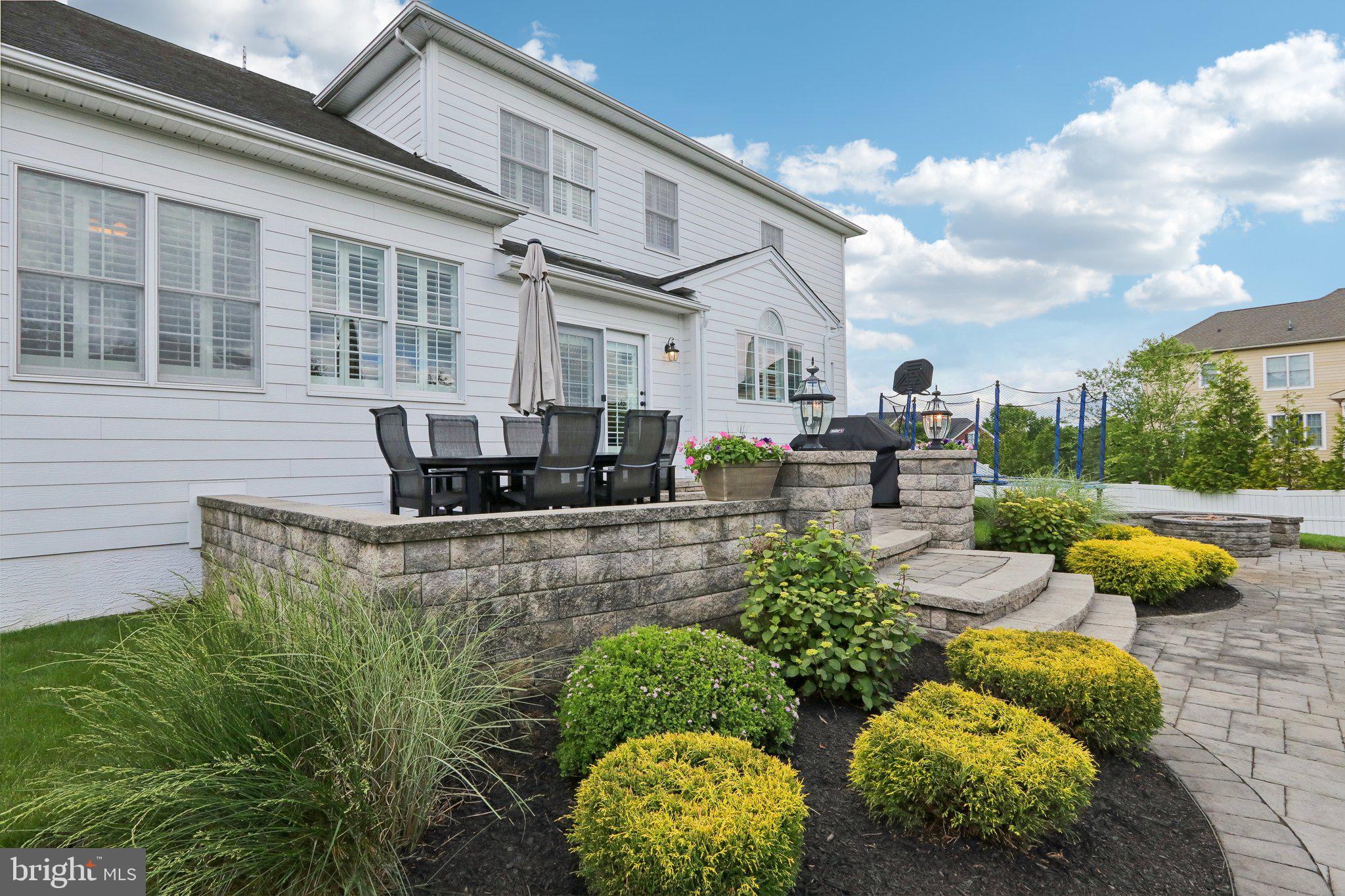 CHAPMANS CORNER - Residential