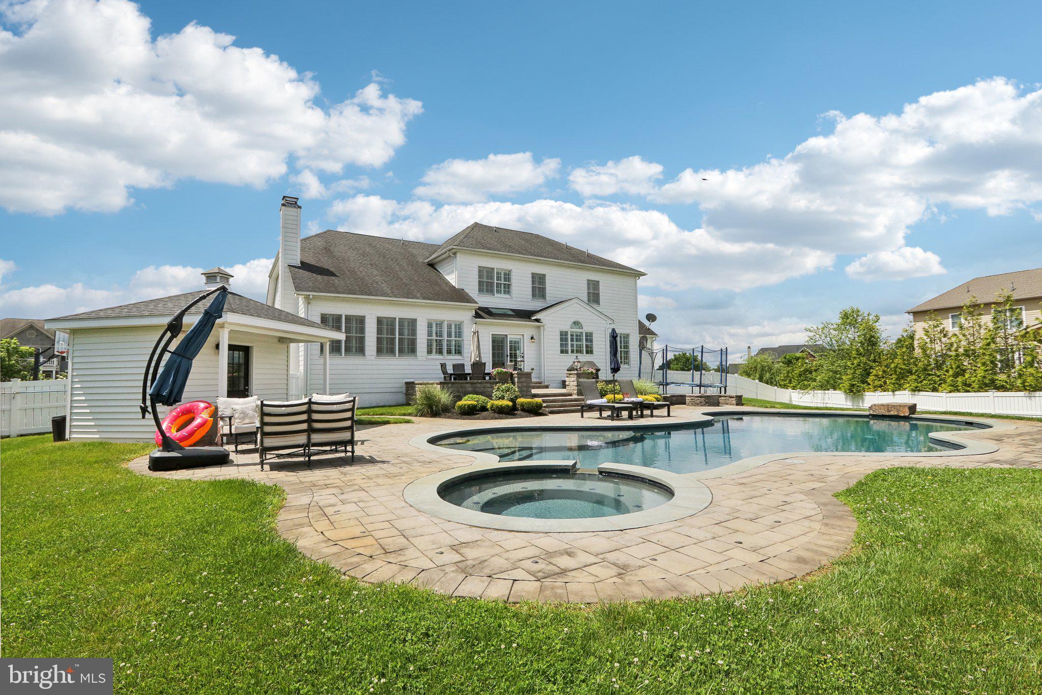 CHAPMANS CORNER - Residential