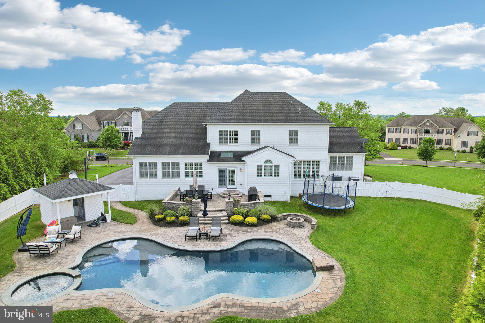 CHAPMANS CORNER - Residential