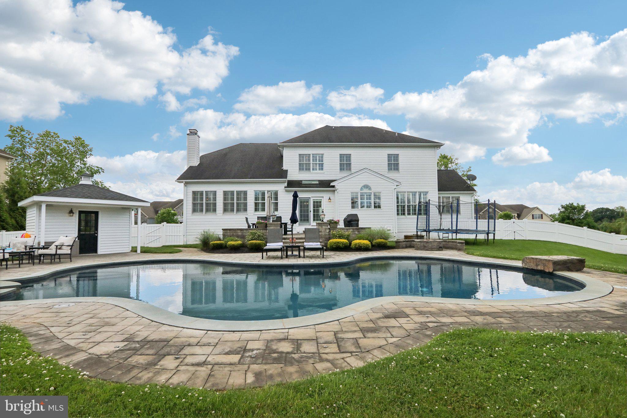 CHAPMANS CORNER - Residential