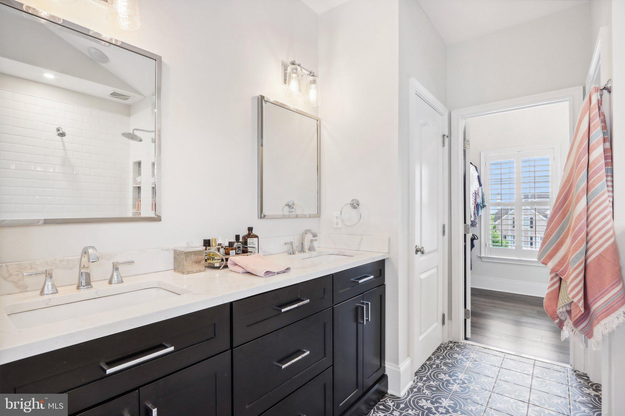 CHAPMANS CORNER - Residential