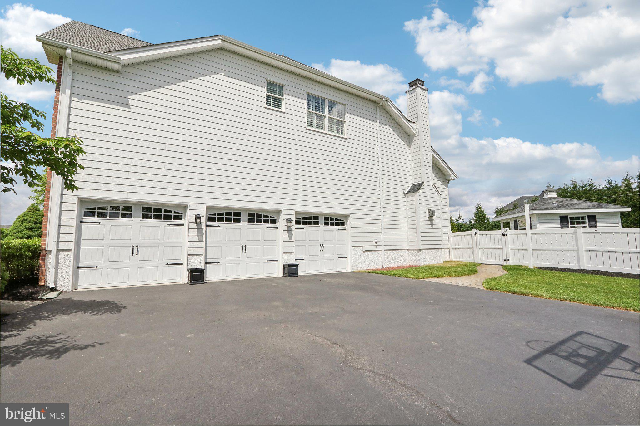CHAPMANS CORNER - Residential