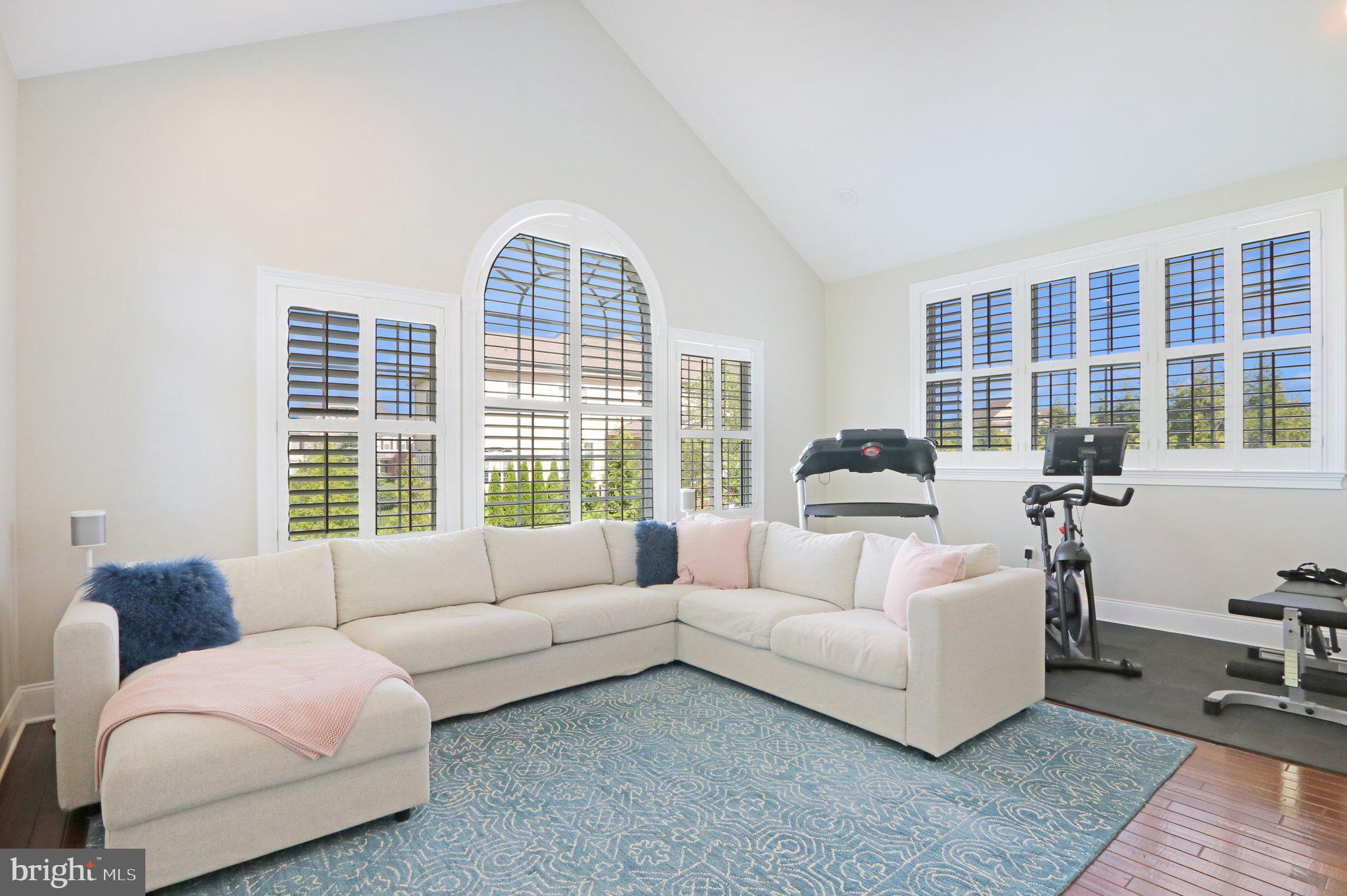 CHAPMANS CORNER - Residential