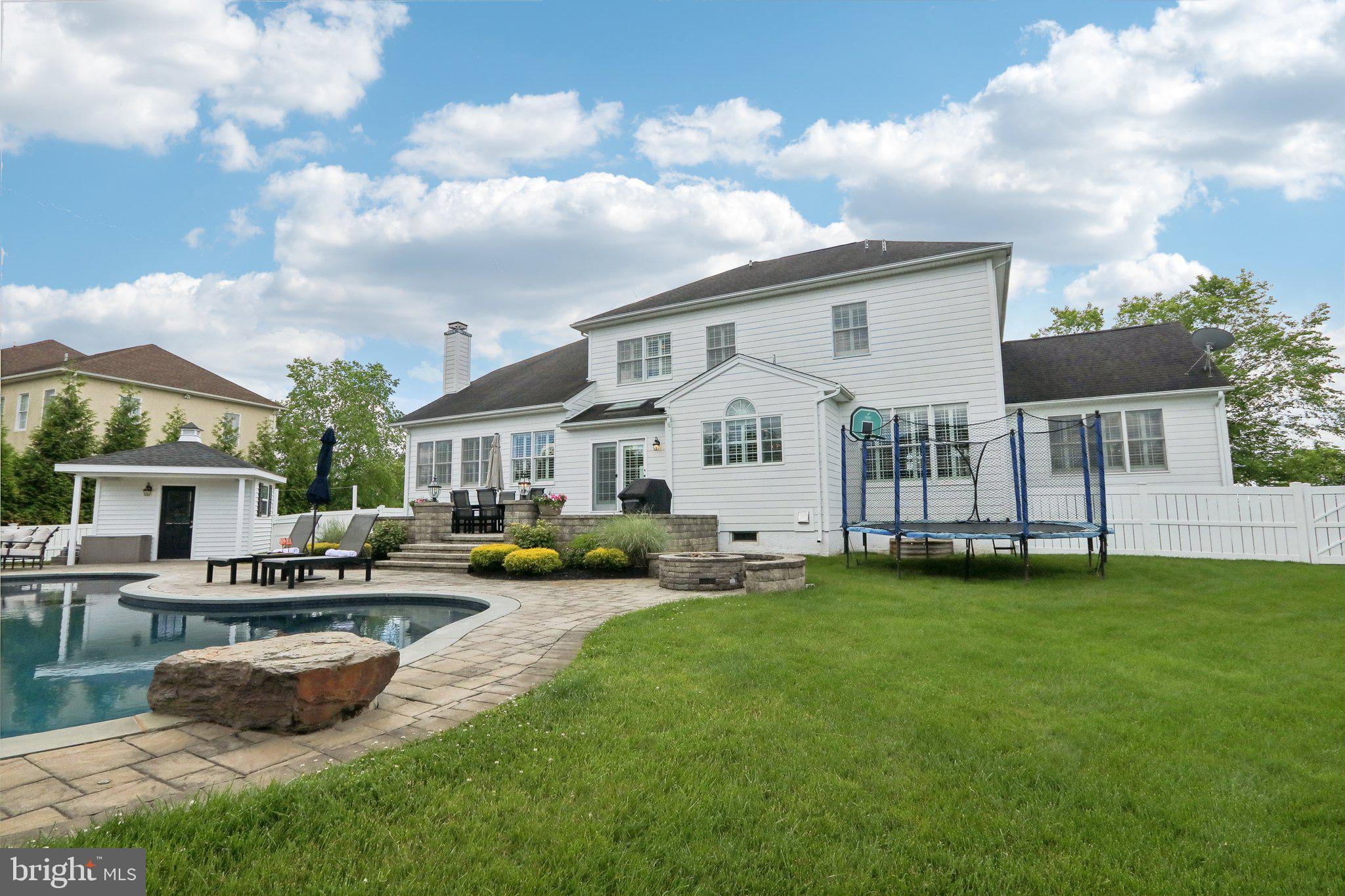 CHAPMANS CORNER - Residential