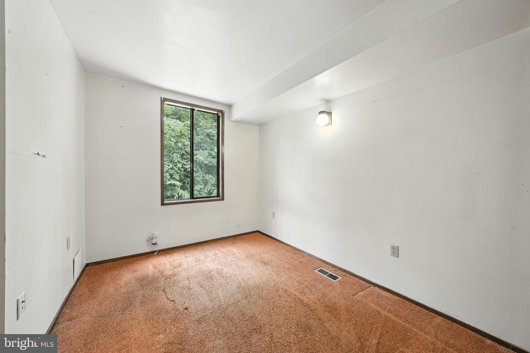 OCCOQUAN FOREST - Residential