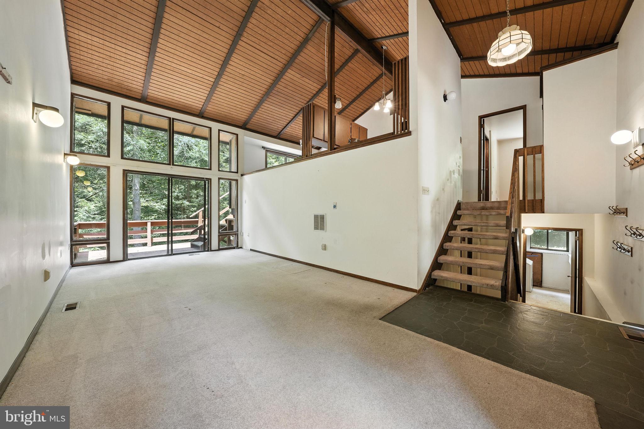 OCCOQUAN FOREST - Residential