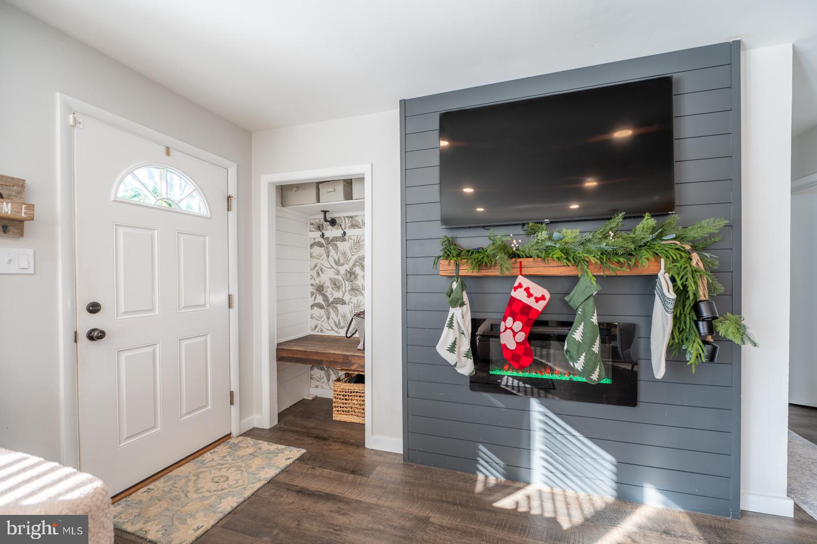 519 W ANDERSON AVENUE