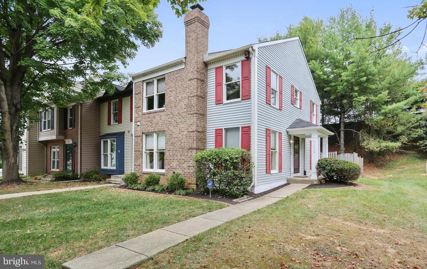 Lovely 3 bedroom/3.5 bathroom end unit townhome located in the desirable Stonebridge community. Lots of nice features and updates make this home move in Ready. Eat in Kitchen with granite counters and new stainless steel appliances. Lots of natural light, Living room with fireplace, and fresh paint throughout. Finished basement with fireplace and a Den/Office room.  Sought after schools and close to shopping, amenities and major Commuter routes.