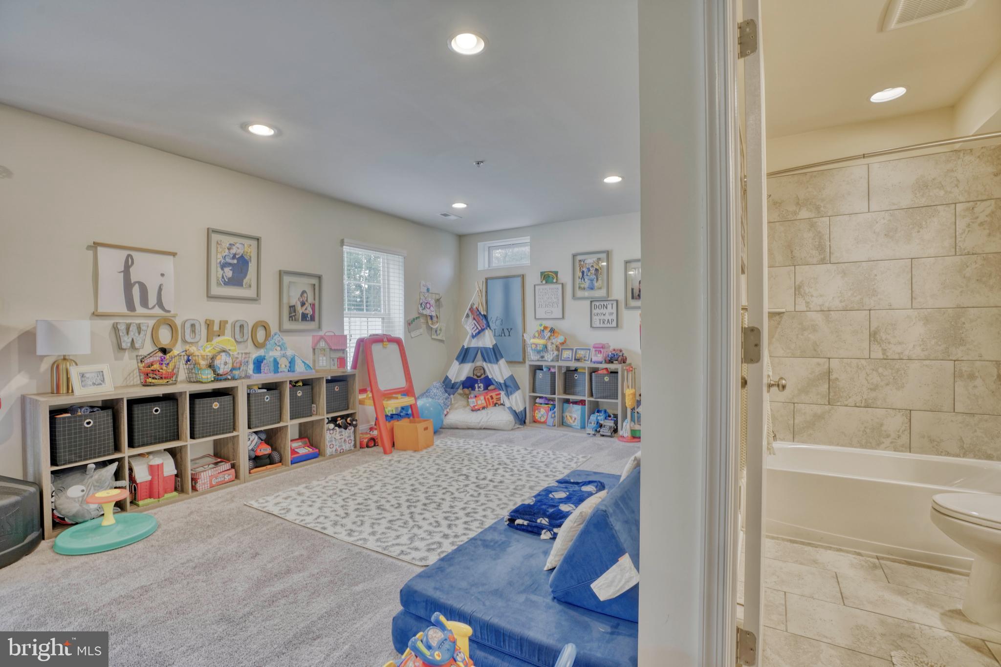 HAMILTON RESERVE - Residential