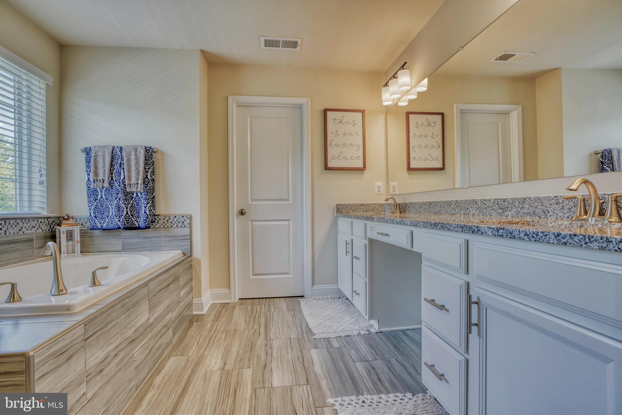 HAMILTON RESERVE - Residential