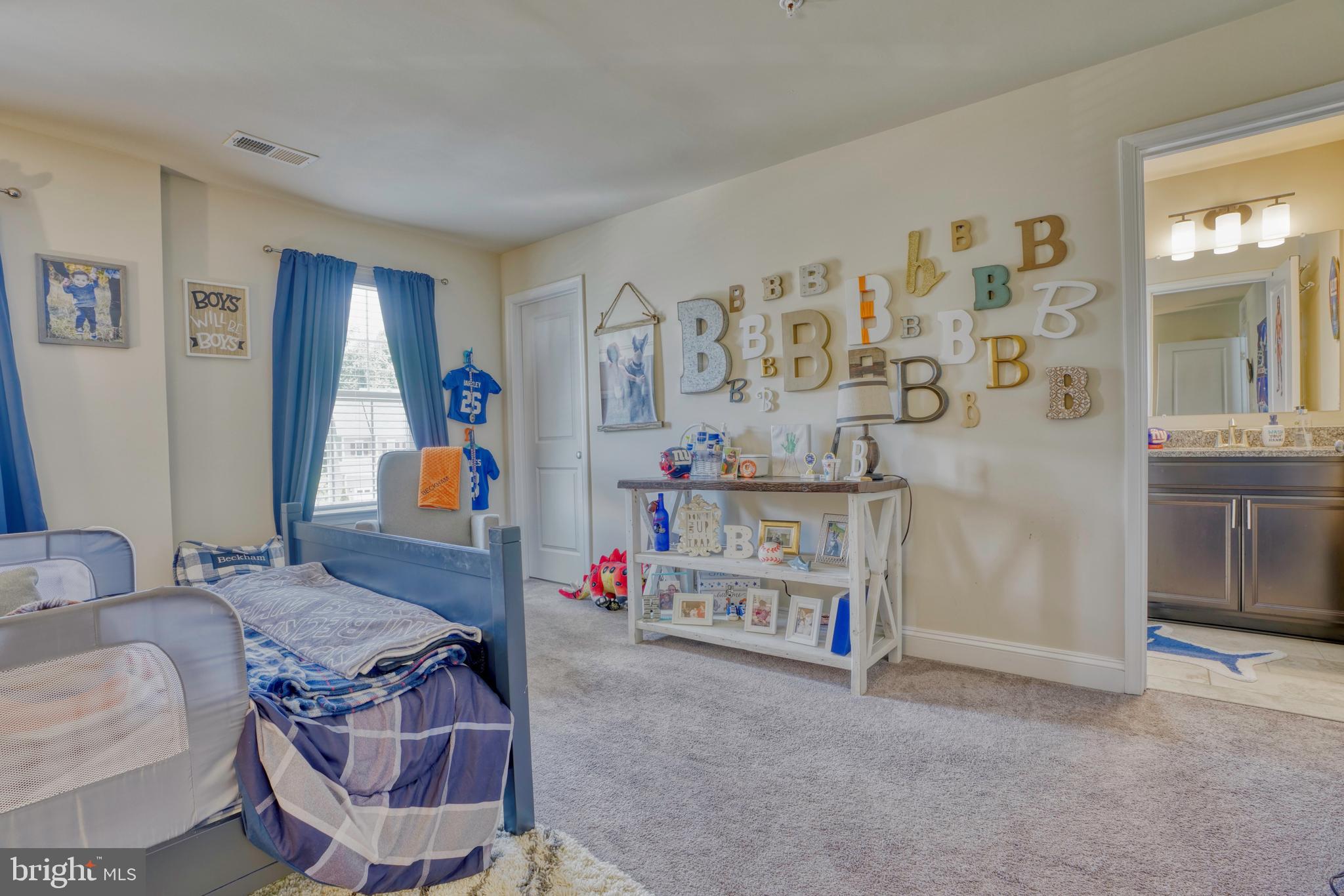 HAMILTON RESERVE - Residential