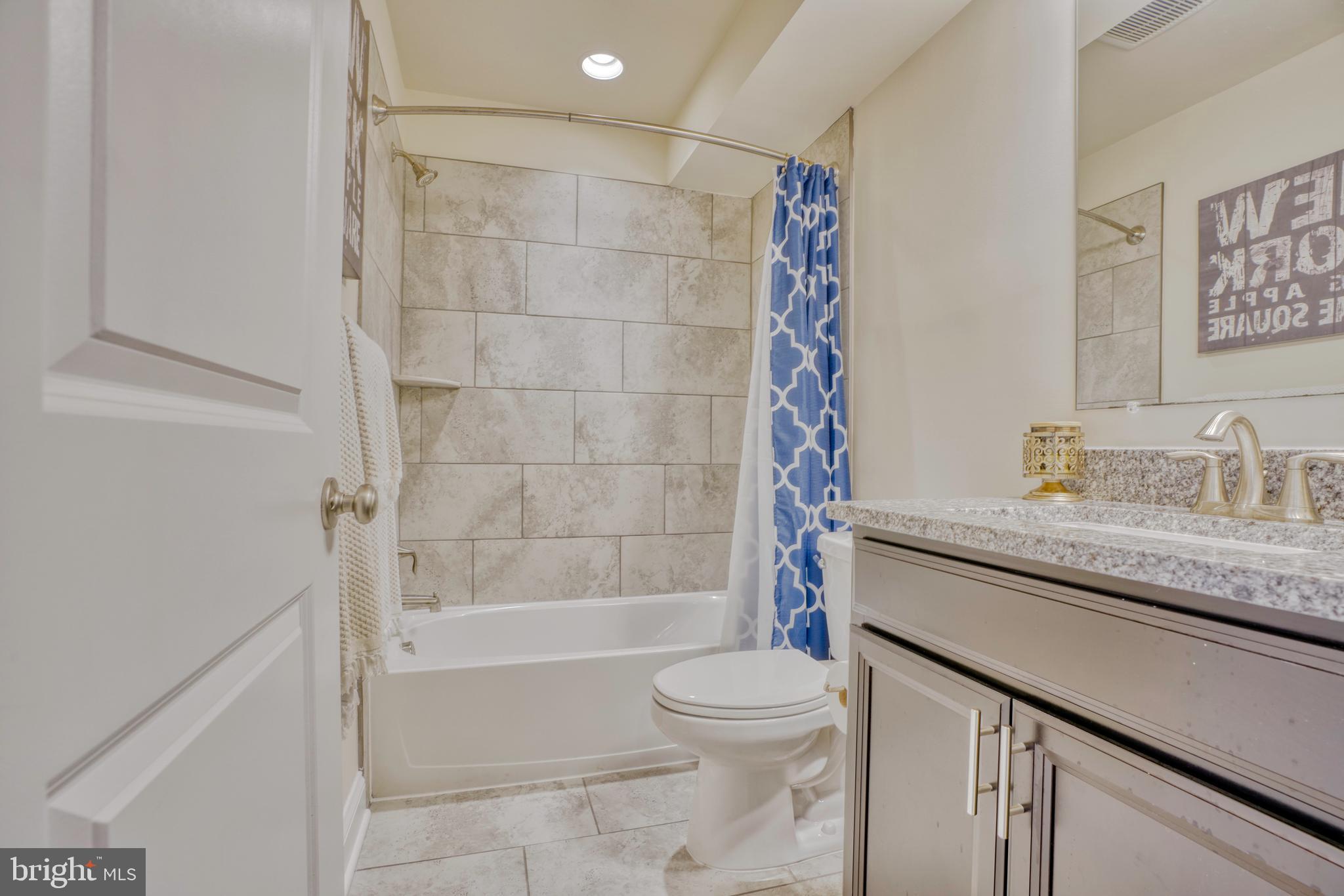 HAMILTON RESERVE - Residential