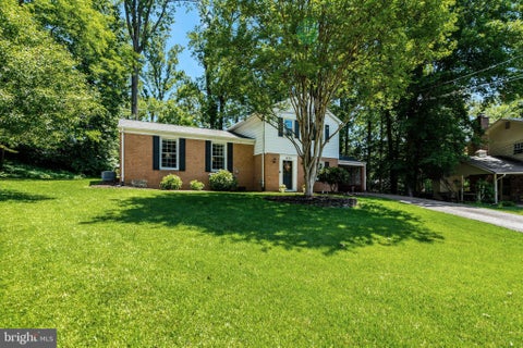 Photo of 4203 Kings Mill Lane, ANNANDALE, VA 22003 (MLS # VAFX2306584)