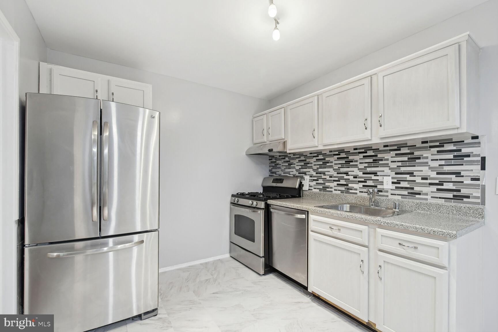 BENTANA PARK - Residential Lease