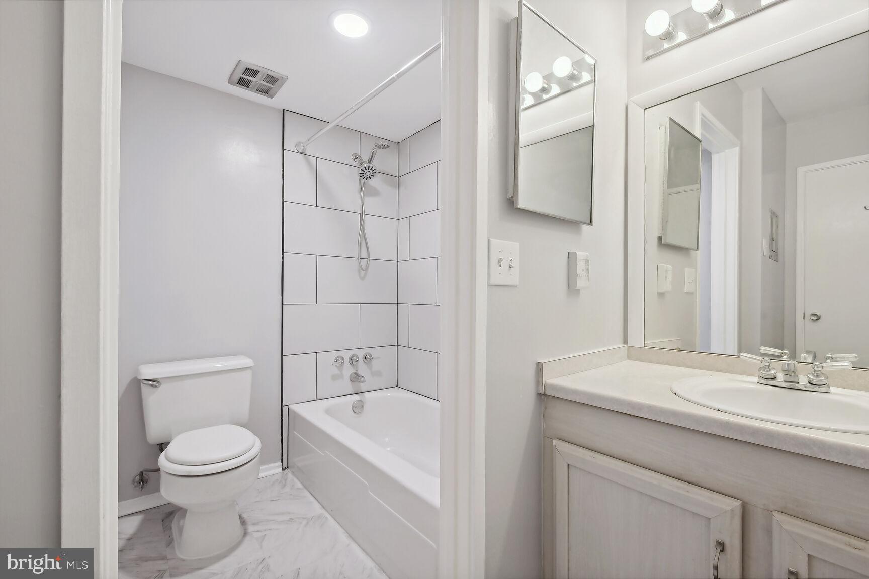 BENTANA PARK - Residential Lease