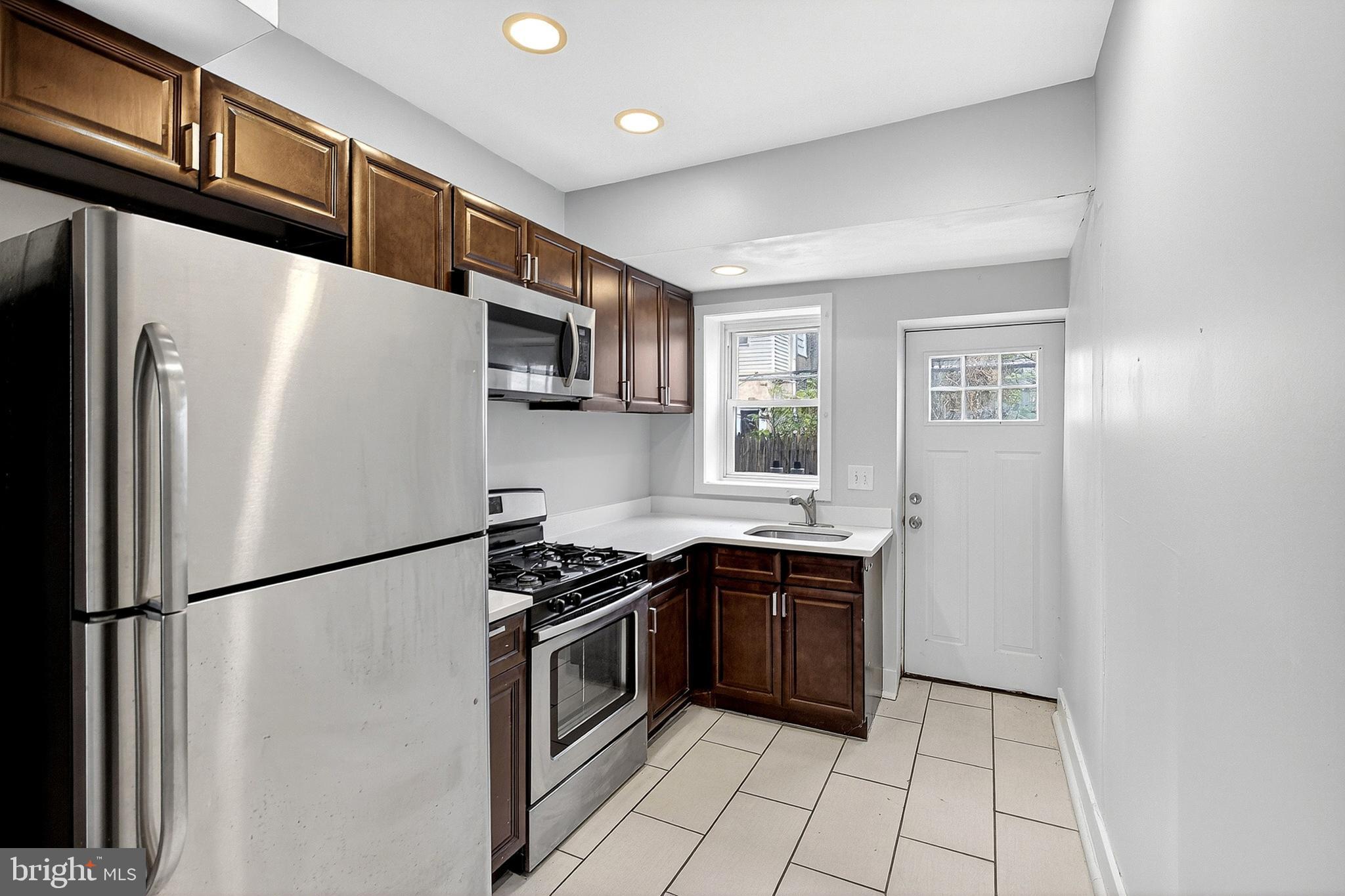 POINT BREEZE - Residential