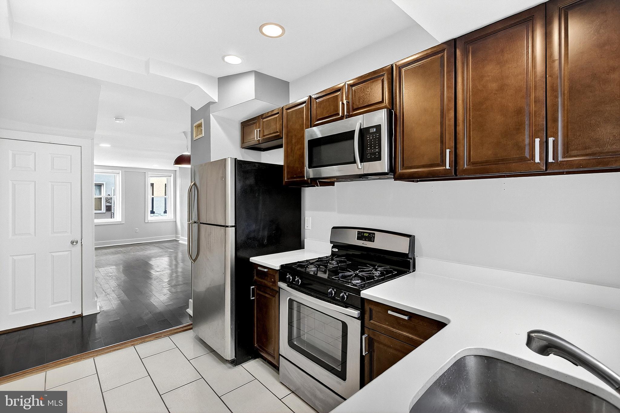 POINT BREEZE - Residential