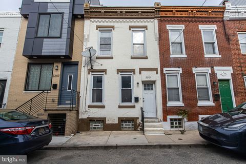Townhouse For Sale - 2245 Greenwich Street<br/> PHILADELPHIA, PA 19146
