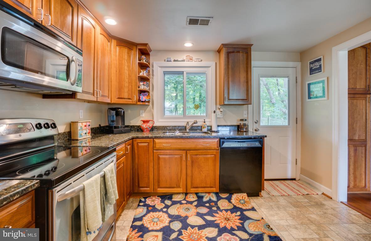 BREEZEWOOD - Residential