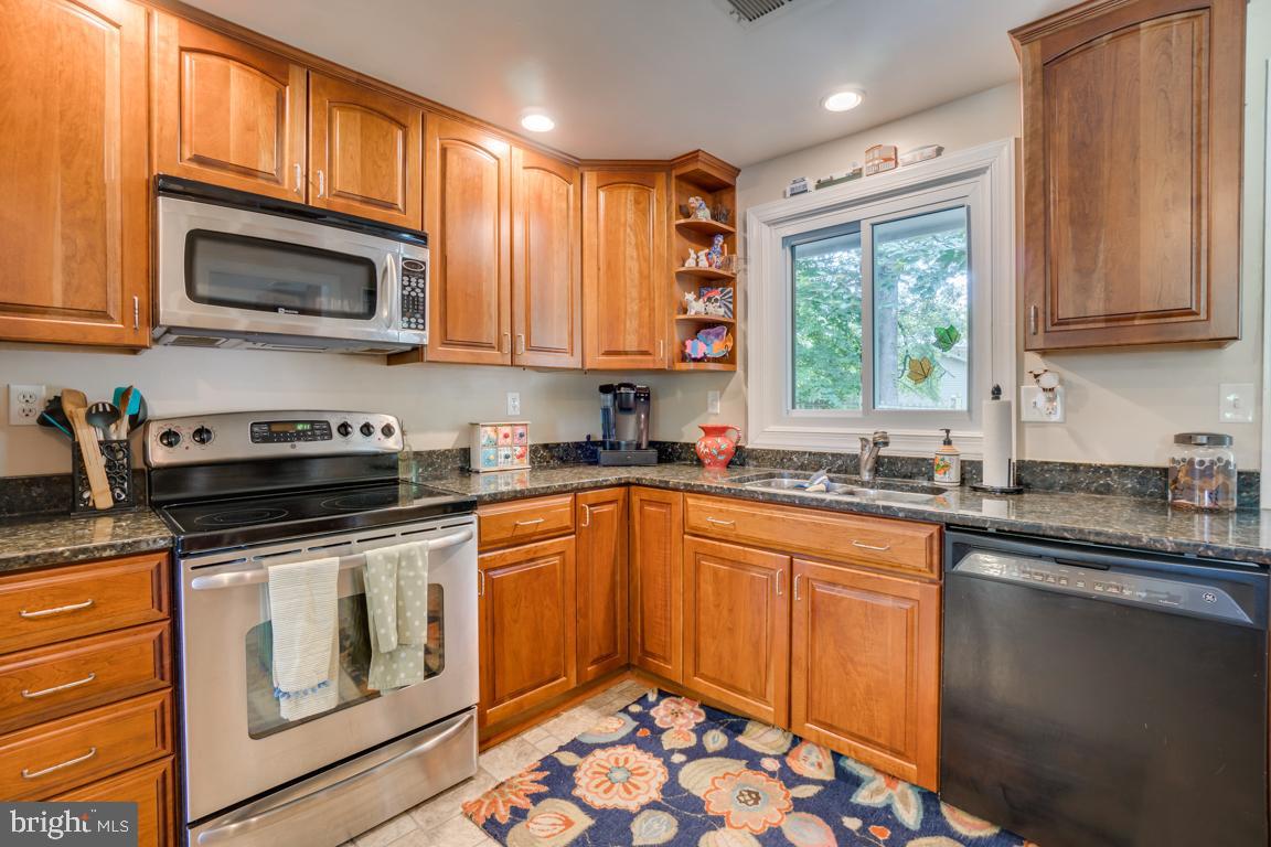 BREEZEWOOD - Residential