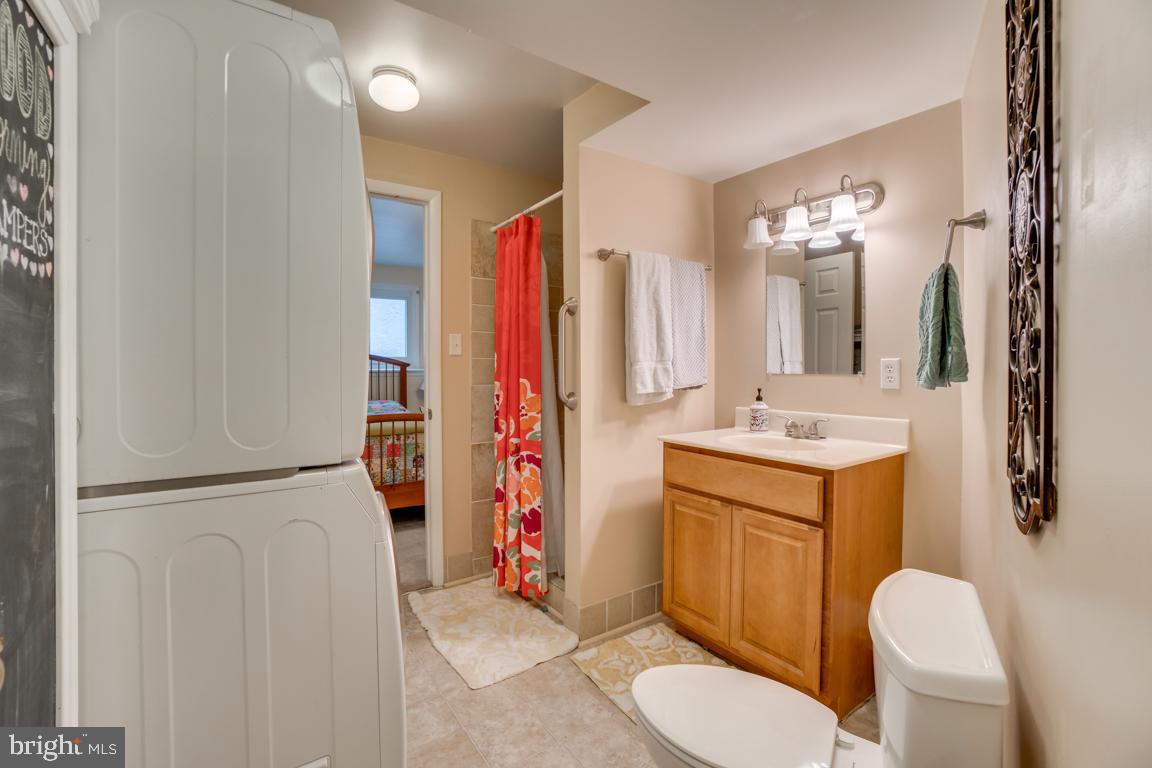 BREEZEWOOD - Residential