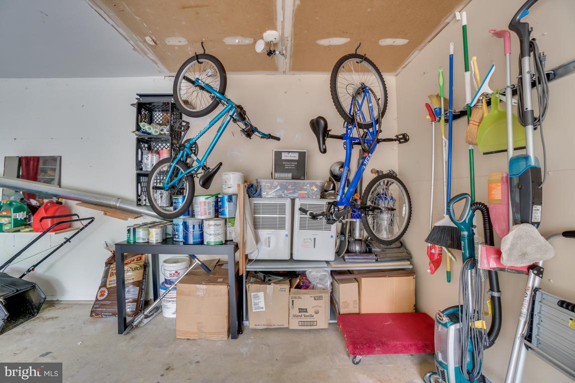 BREEZEWOOD - Residential